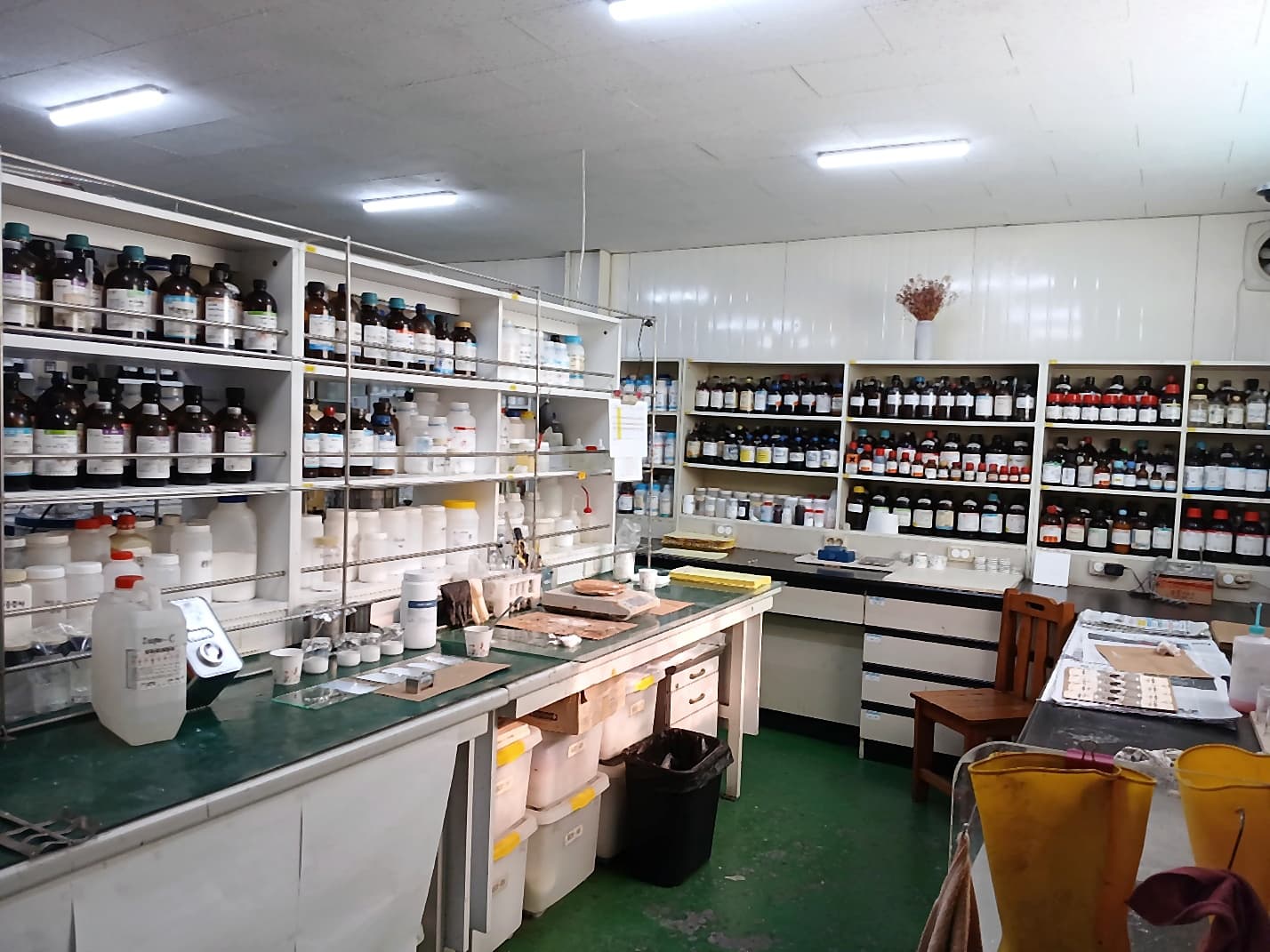 비전 및 철학 히어로 배경, 산업 시설